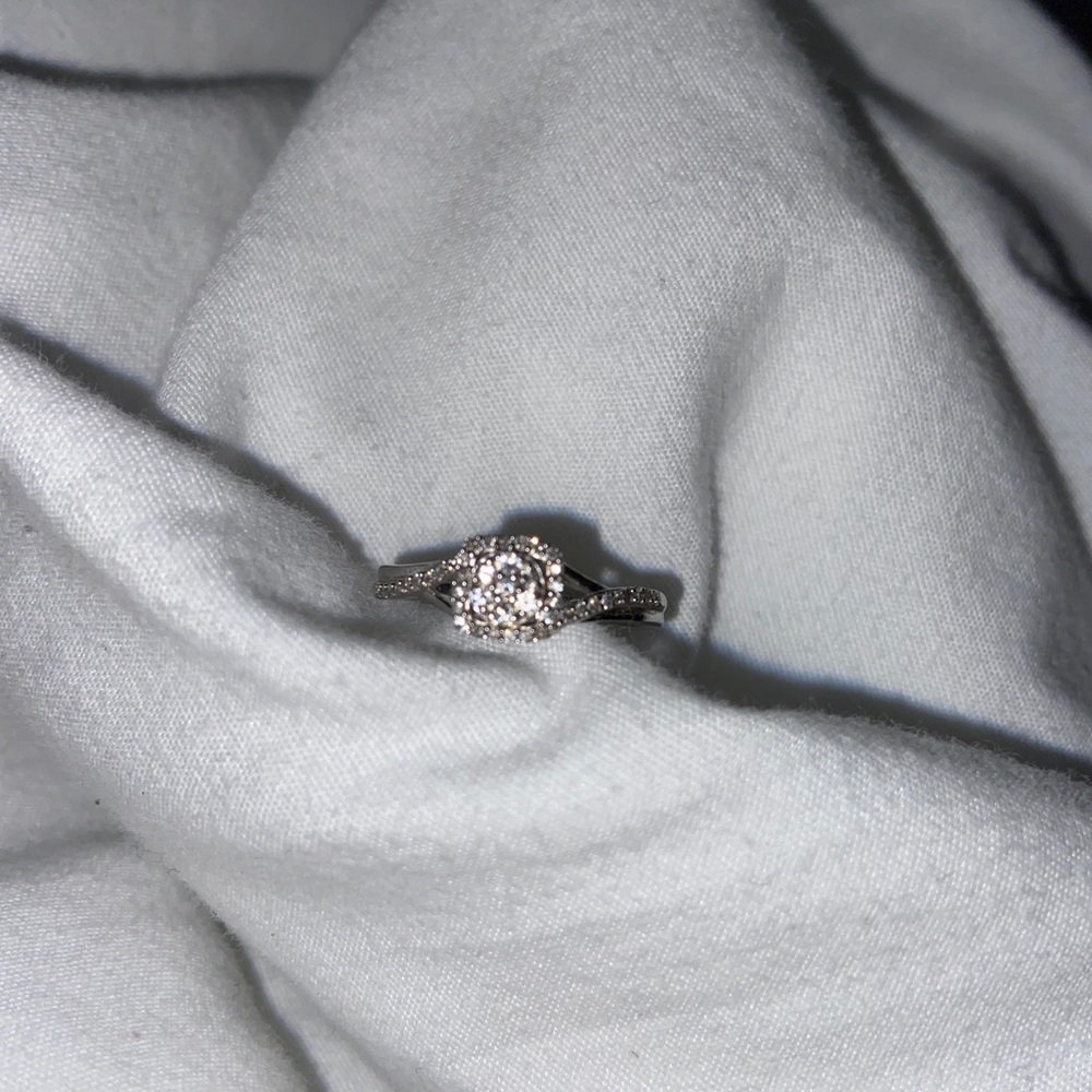 Diamond ring